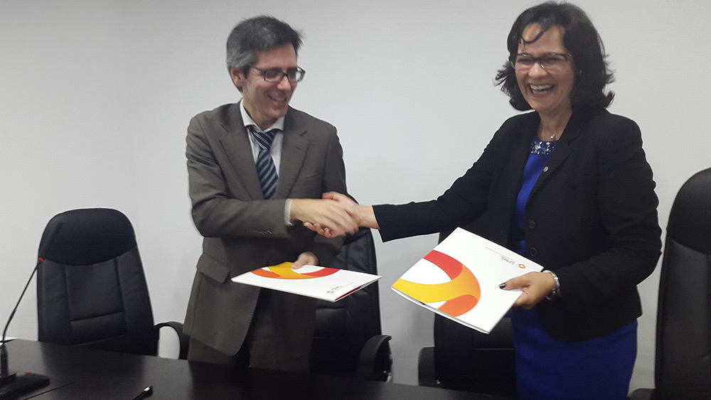 Presidente do Conselho de Administração SPMS, Henrique Martins e Presidente da Associação Raríssimas Paula Cardoso da Costa