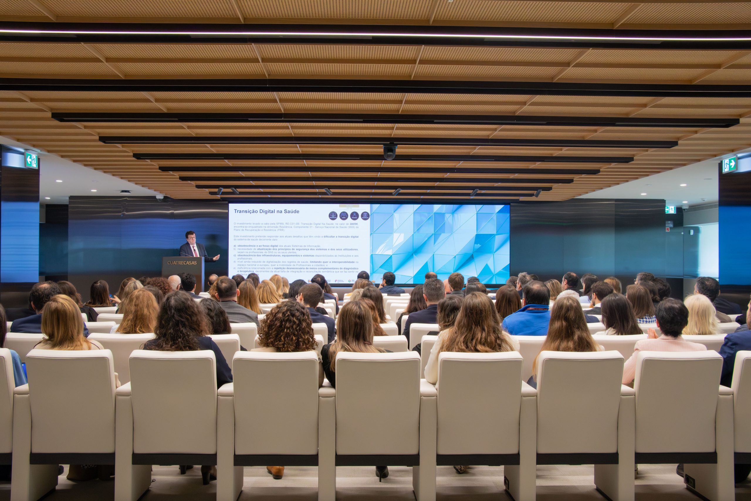 SPMS participa em debate sobre transformação digital e inteligência artificial